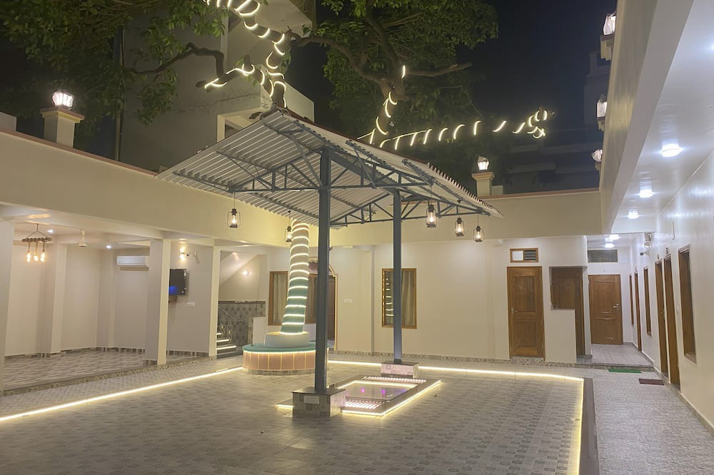 Varanasi House | Explore Kashi with SerenityStays : Spacious 8 Bedroom Retreat at City Centre!
