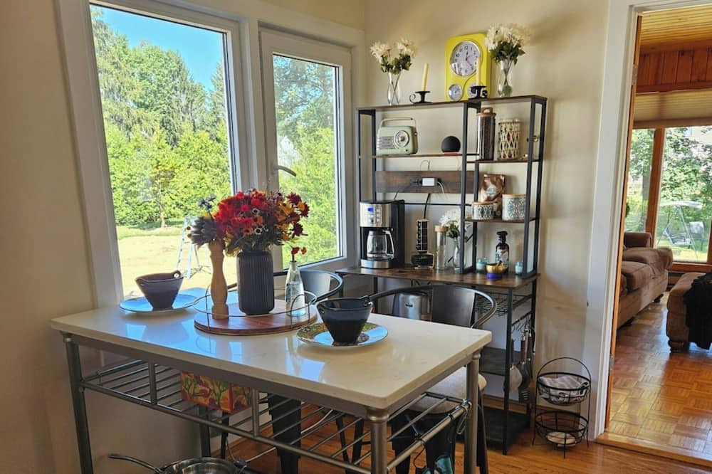 Fairfield House | Charming 3-bedroom house in peaceful Fairfield with a spacious backyard