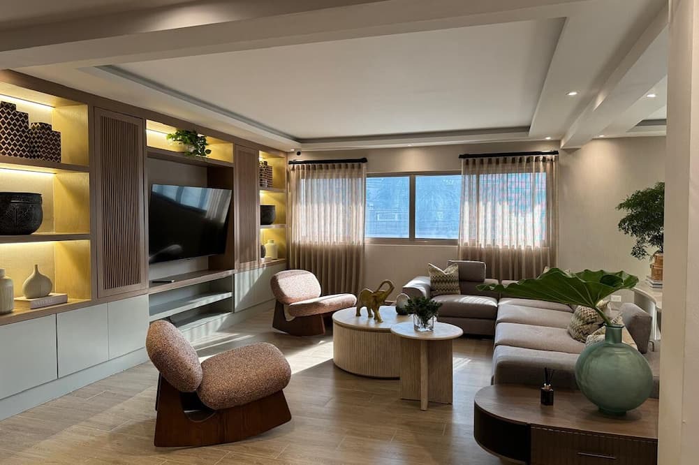 Renacimiento Apartment | Luxury apartment in Santo Domingo, for family or group travel.
