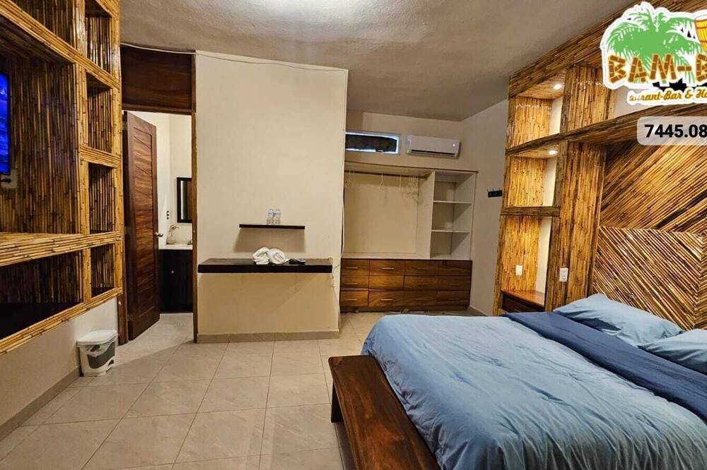 Boulevard Barra Vieja Villa | Villa with beach access in Acapulco Diamante. It has all the comforts