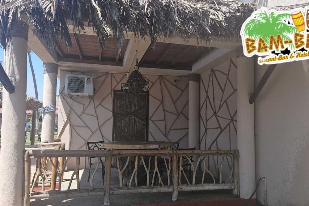 Boulevard Barra Vieja Hotel | Mangrove Suite with beachfront terrace and breakfast included Acapulco Diamante