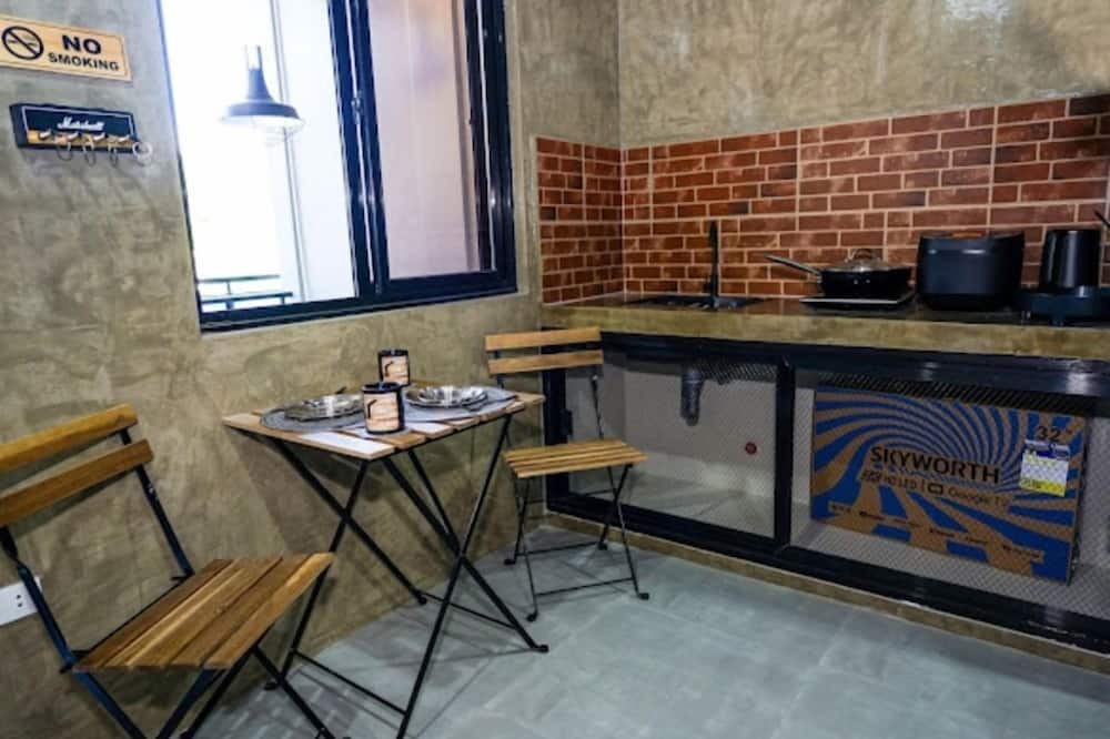 Lucena Apartment | Standard room/Casakarina-Lucena City