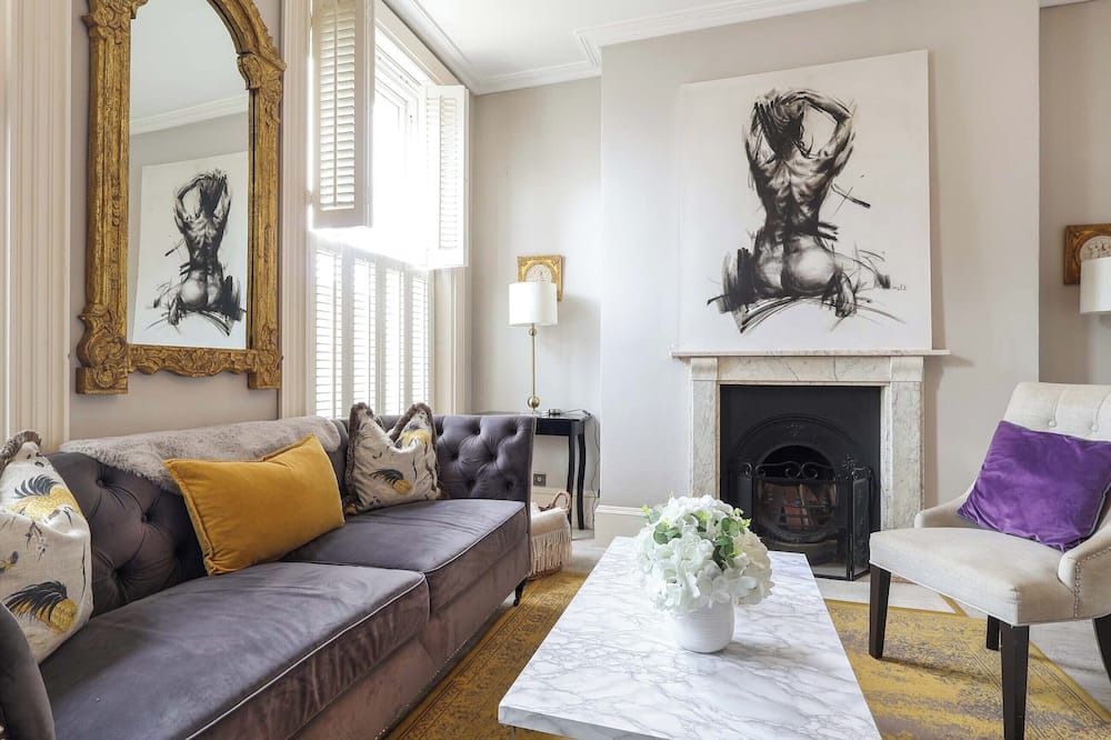 Cheltenham Cottage | 3 bedroom accommodation in Cheltenham