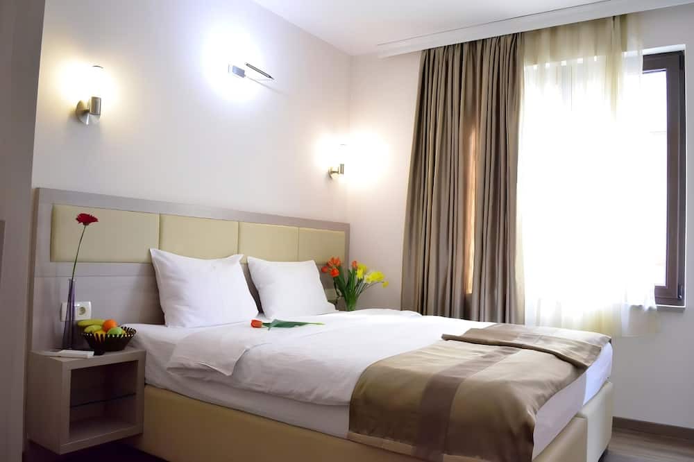 Centar Hotel | Explore Skopje’s Iconic Attractions from a Modern Room with Free Breakfast