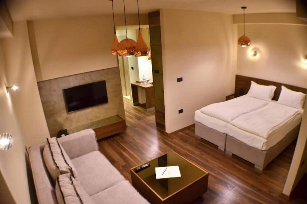 Centar Hotel | Sleep Well in 3 Modern Rooms with Free Breakfast Close to Macedonia Square