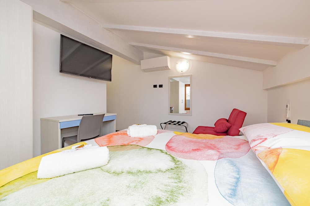 Cesate Apartment | A7 Moonlight | Spacious Loft| Fair Rho-Malpensa-Monza-Lakes