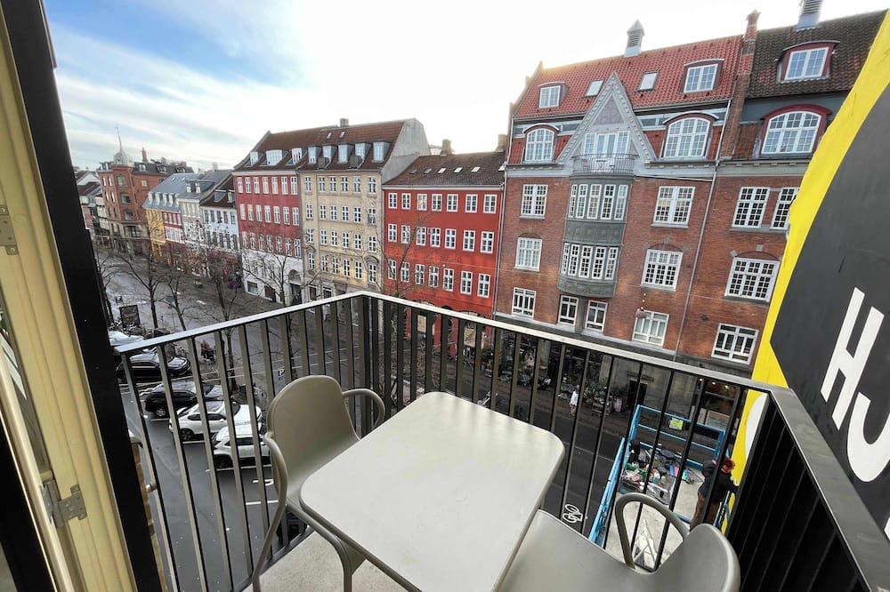 Copenhagen City Centre Apartment | Cozy Luxury - Sunny Balcony in City Center