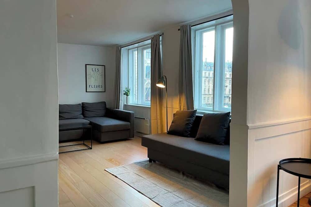 Indre By Apartment | Elegant Townhouse - Steps from Amalienborg