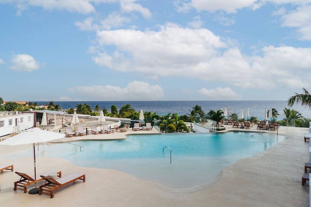 Willemstad Apartment | Beachfront 3BR Condo | 2 Mins to Mambo Beach by Bocobay
