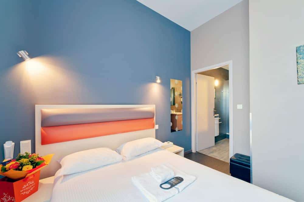 Contades Hotel | Minutes Away from Strasbourg Museum of Fine Arts! Pets Allowed, Common Patio!