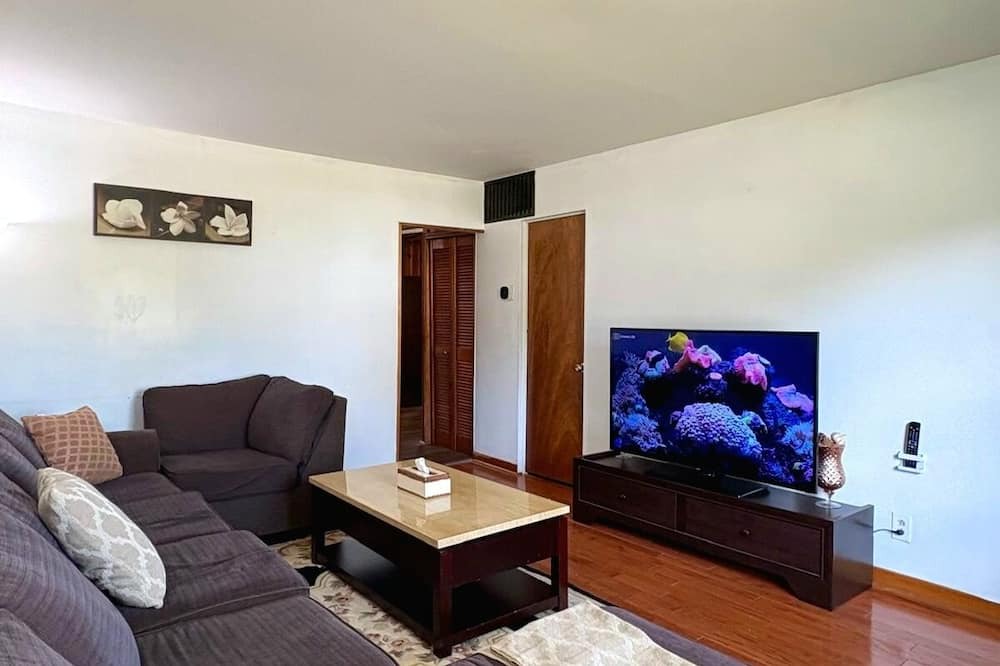 Malton House | Cozy 3BR Home near Airport & Transit!