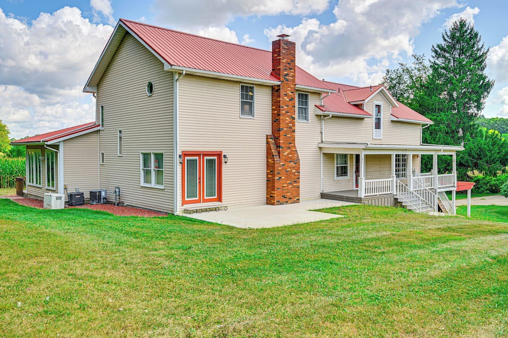 Somerdale House | Rural & Private Dover Retreat: Close to Wineries!