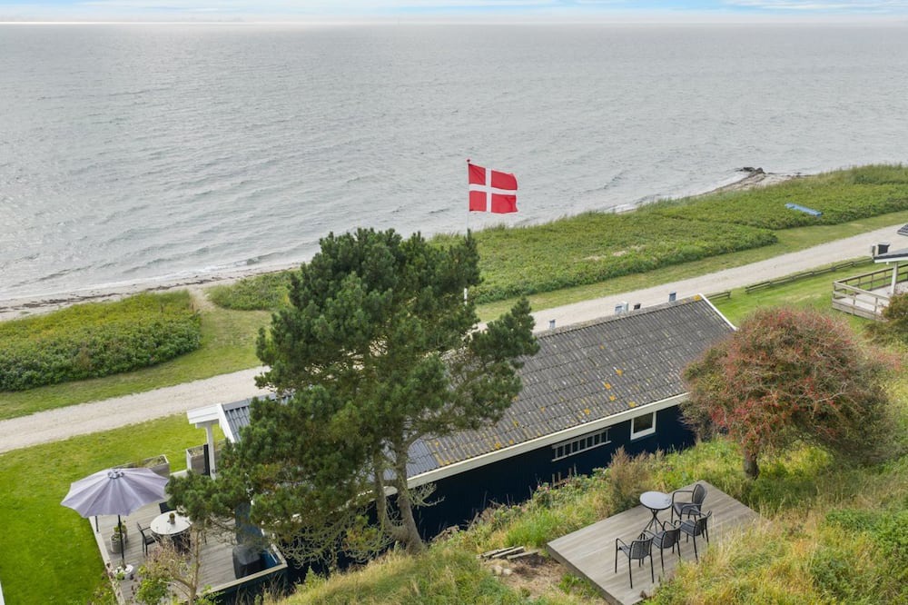 Næs House | "Gertje" - 20m from the sea by Interhome