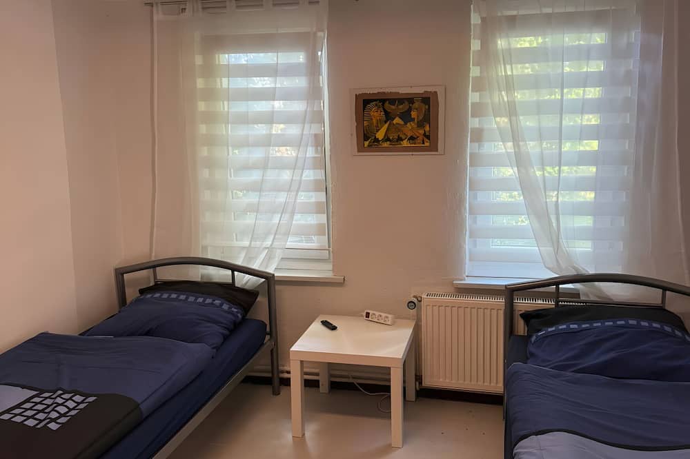 Steffin Apartment | Apartment 'Ferienwohnung Rothentor2' with Private Terrace and Wi-Fi