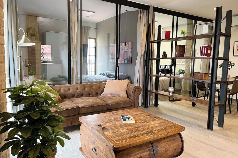 Betera Apartment | Bright boutique apartment 5 min from the subway