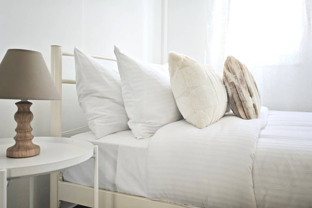 Politiko Apartment | Studio Boutique 13