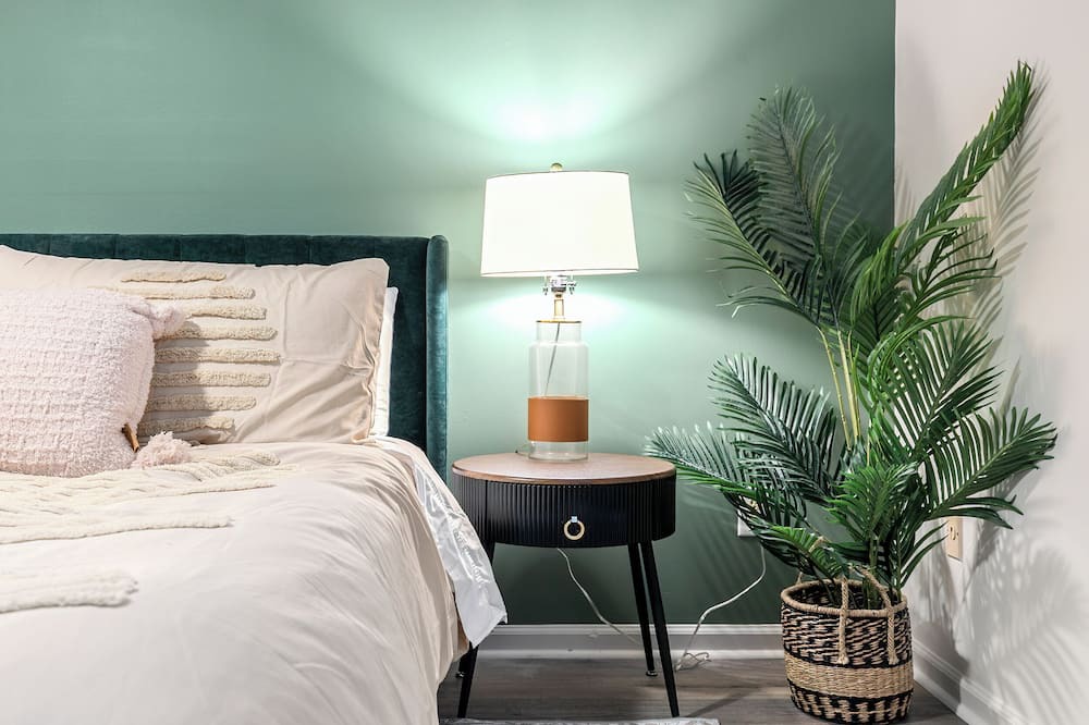 Hoover House | Convenient 3/2.5 Boho Bungalow