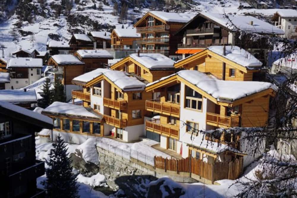 Zermatt House | Matterhorn Gazes, Luxury Embraces 1000