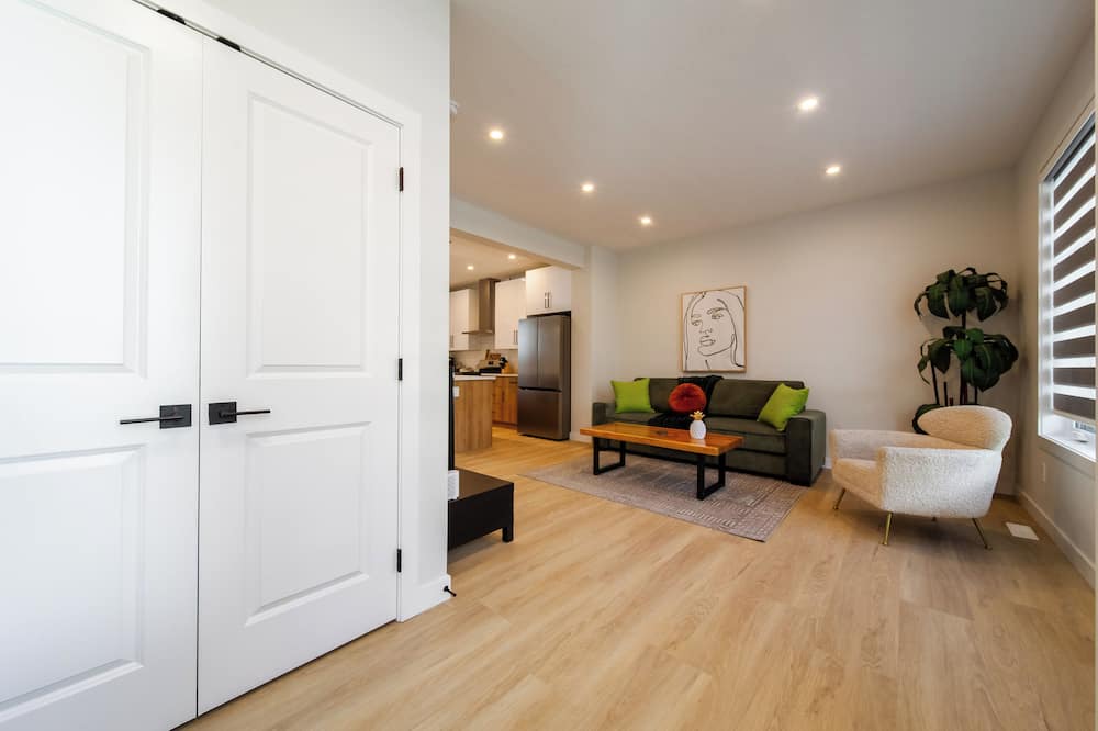 West Edmonton House | HotCozyPrivate4bed3.5bathHouseCloseToWEM