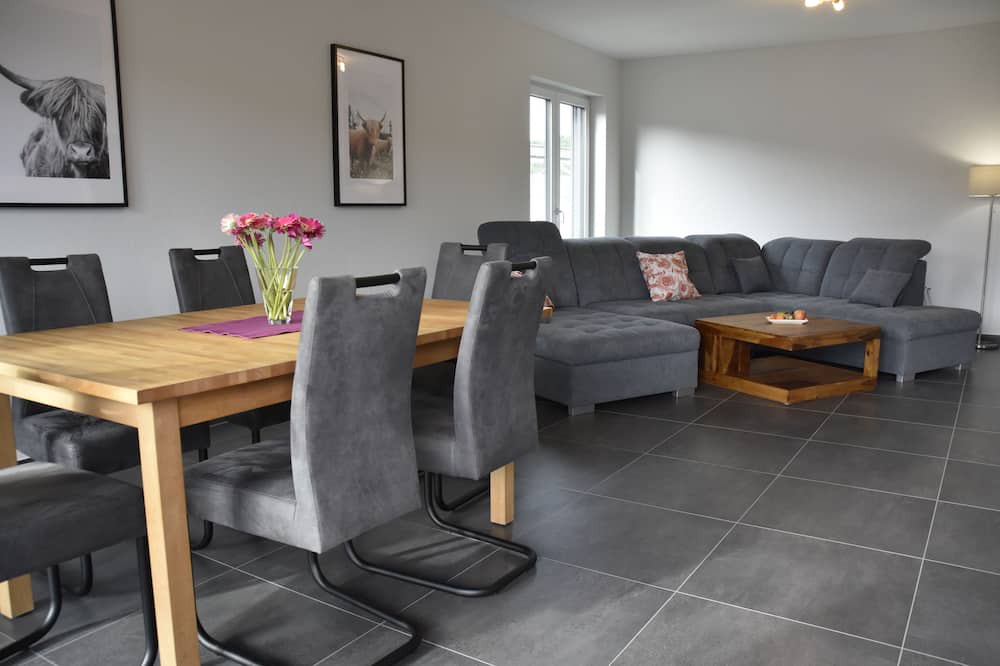 Weiden Apartment | Apartment "Biene" for 4 persons with balcony