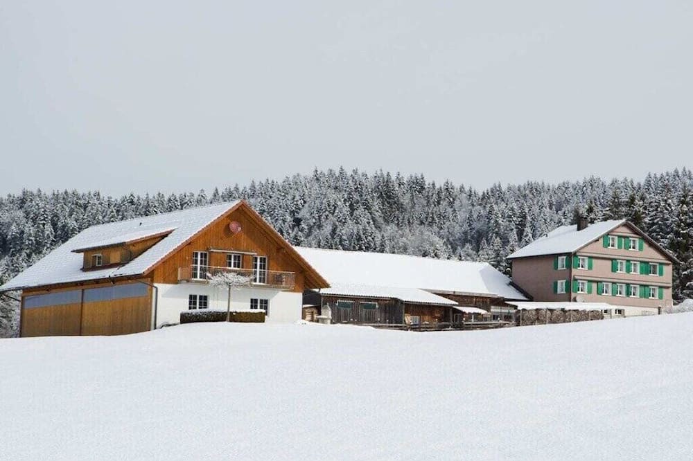 Gross House | Holiday farm by the lake