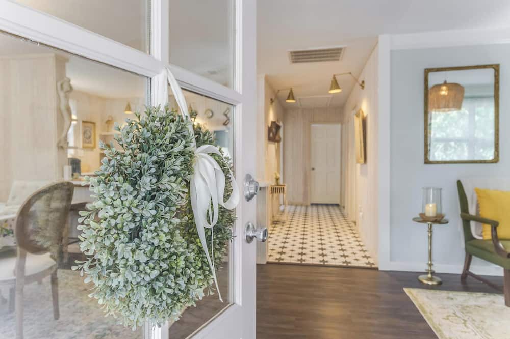 Biloxi Cottage | The Disco Mermaid, a newly renovated retro cottage in downtown Ocean Springs.