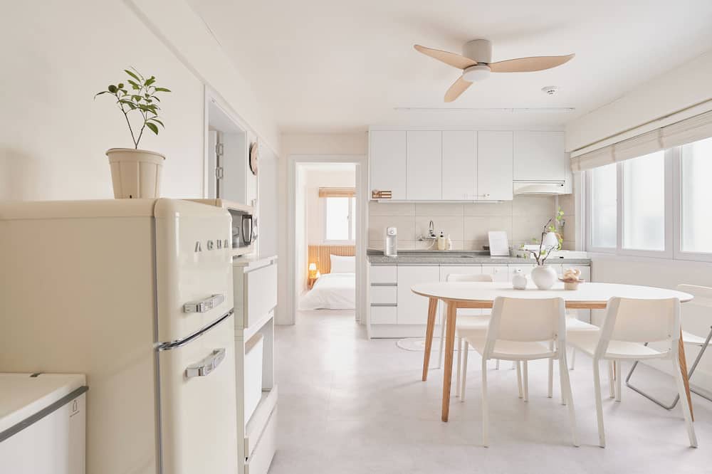 Mangwon-dong House | 5 minutes to Mangwon Han River Park/near Mangwon Market/Large family/14people