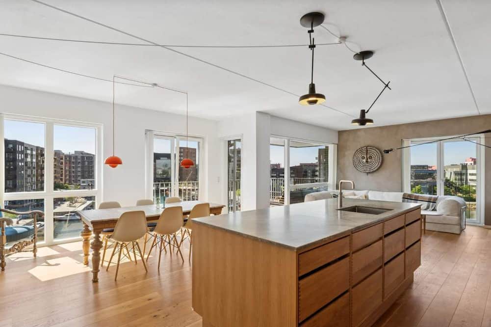 Sydhavnen Apartment | Modern 2BR Waterfront Apt