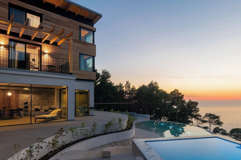 Evgiros Villa | Noiya - Eight Bedroom Villa, Sleeps 16