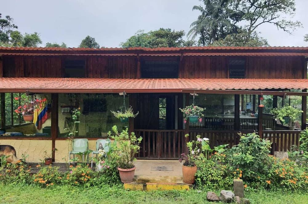Mindo House | Alojamiento Casa Finca Mindo. ¡Se admiten mascotas!