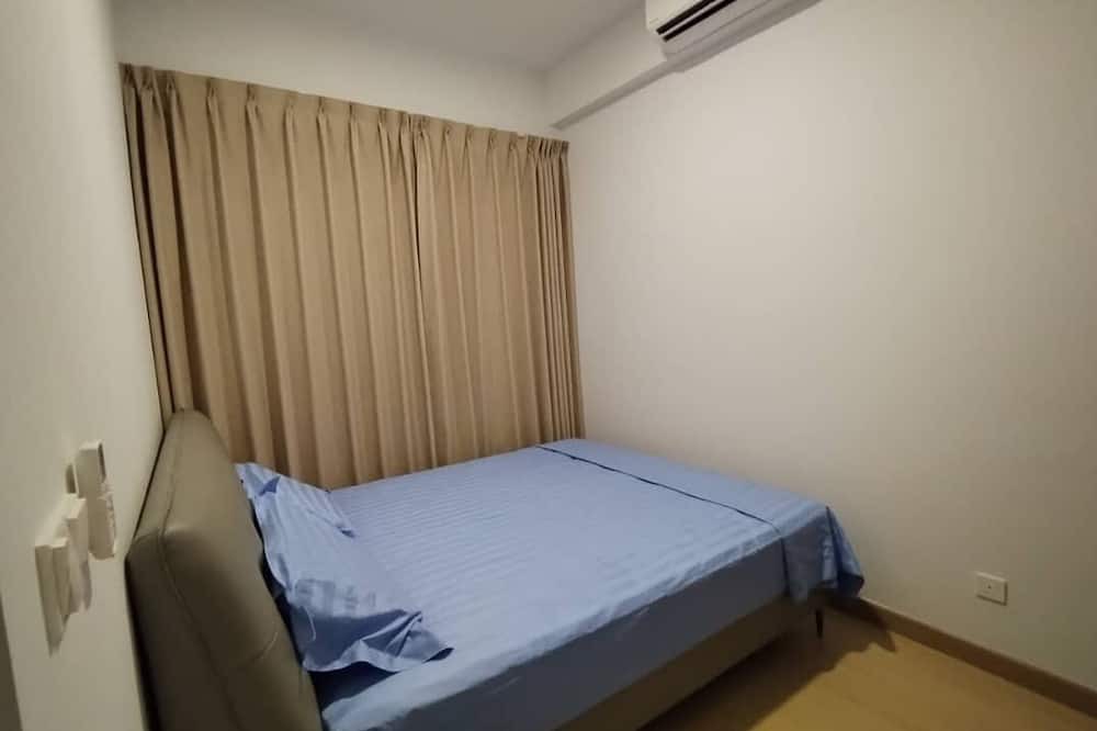 Kuala Lumpur Condo | Corner unit 3R3B2cp condo, 550 sf terrace/balcony and AC in Kuala Lumpur