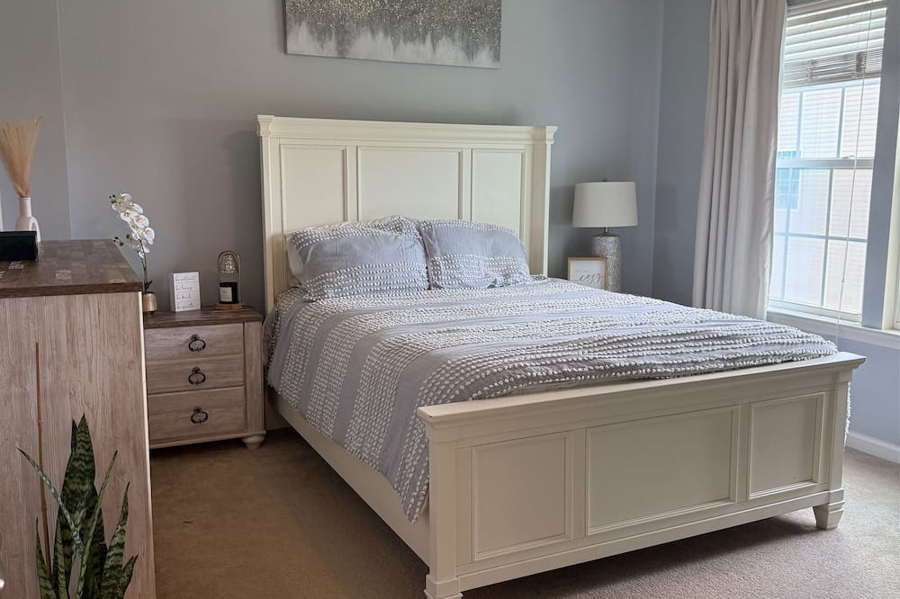 Easton House | Eastons Urban Oasis- centrally located townhome in Talbot County