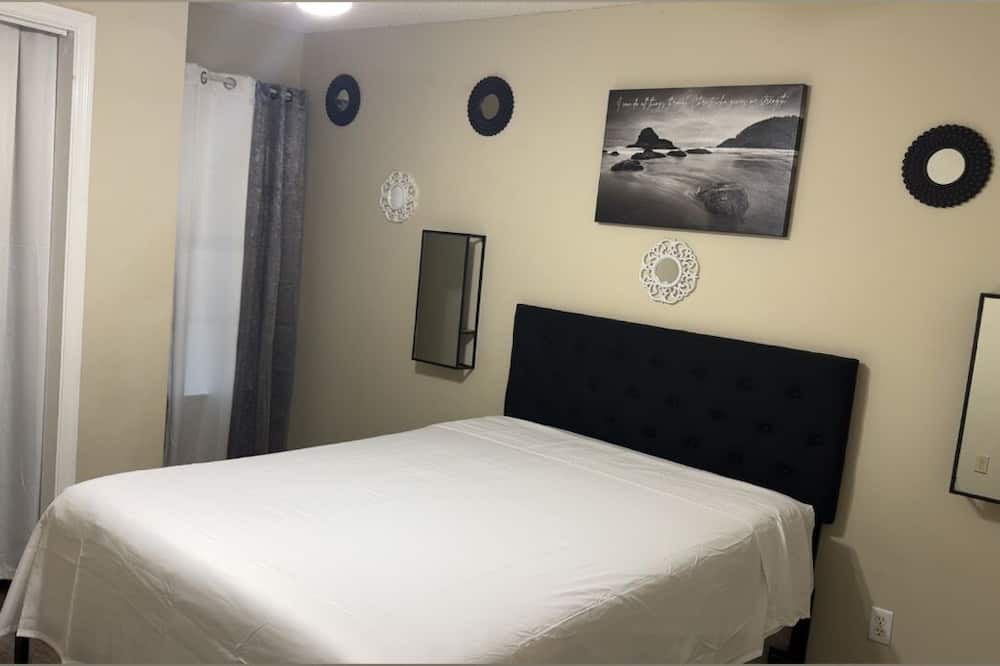 Bainbridge Apartment | Lovely clean 2-bedroom apartment with AC near downtown Bainbridge