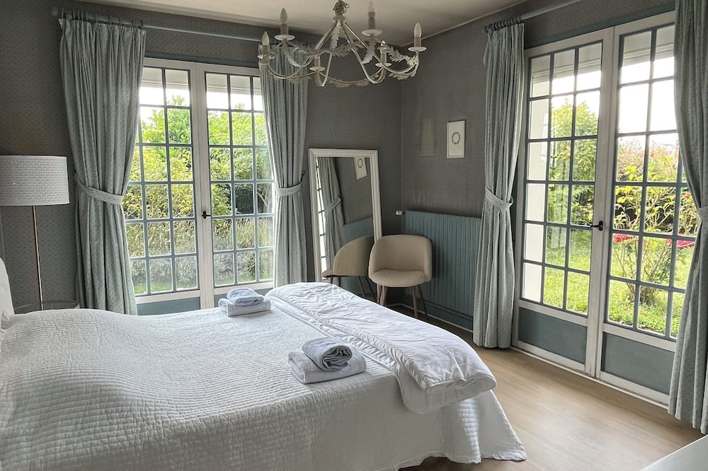 Saint-Florentin Villa | Gorgeous 5-bedroom villa in Saint-Florentin