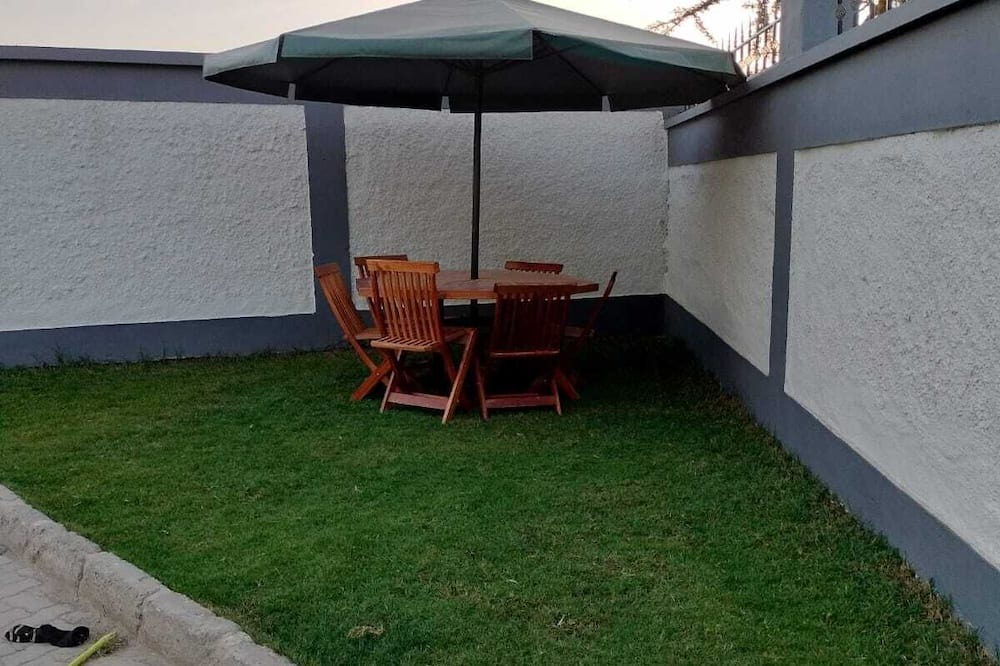 Athi River Villa | Soothing 8-bedroom villa in Athi River near SGR and 20mins from the Airport
