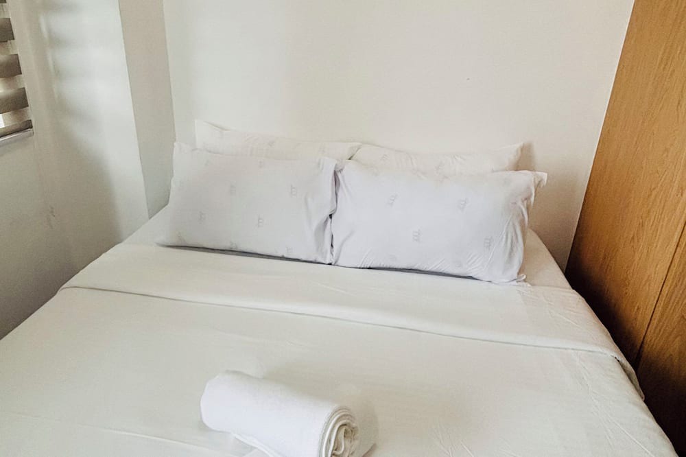 Iloilo Condo | Peaceful Escape with City Convenience