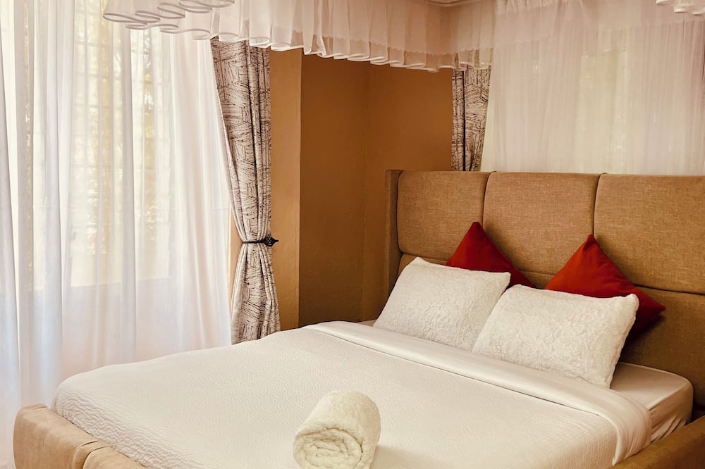 Kisumu Apartment | Cosy Studio 5 minutes to Kisumu CBD With Pool Garden and restaurant.