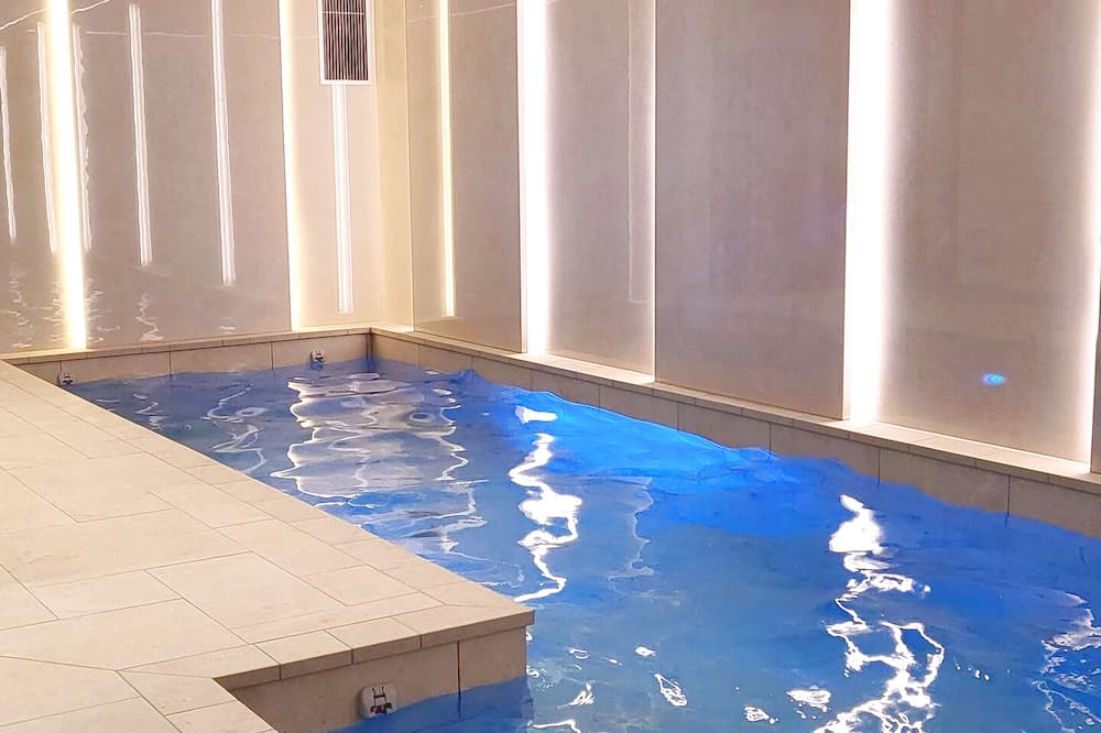 La Perriere Cottage | Chalet Courchevel 5 min from Alpinium gondola and slopes inside pool sauna