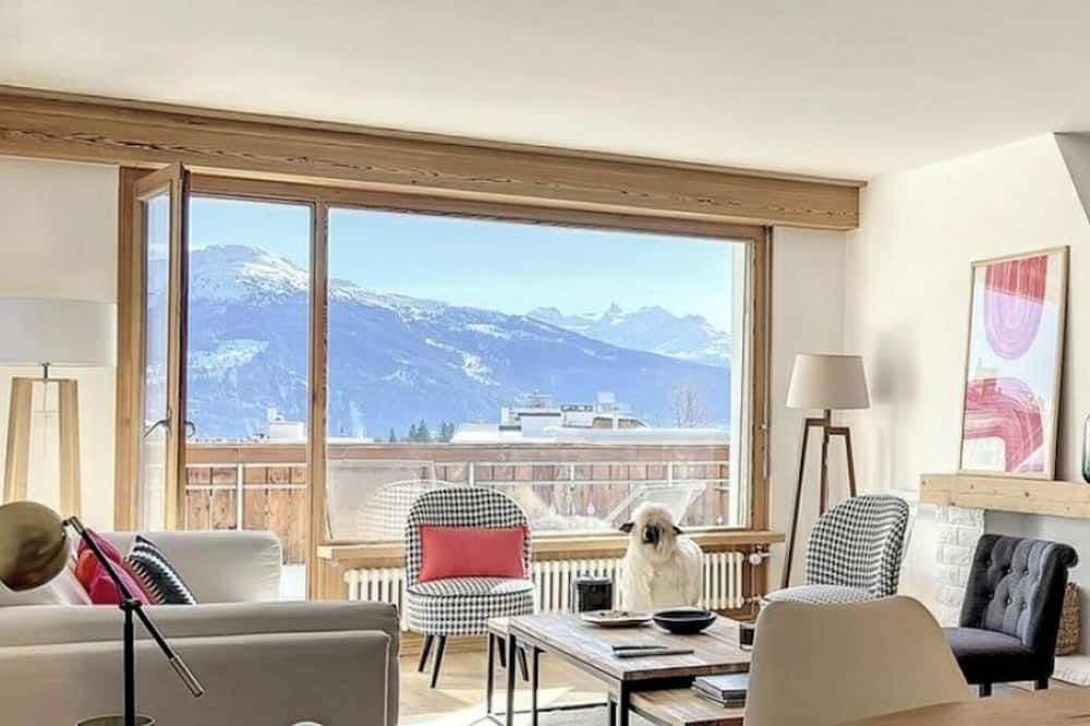 Noes Apartment | Spacious 3-bedroom apartment with XL terrasse in the centre of Crans