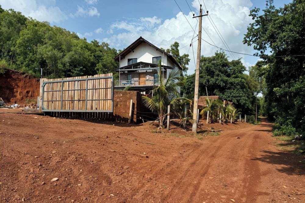 Hireguthi Villa | Bilva Studio Villa: Cozy 3BR Retreat in Gokarna by Homeyhuts