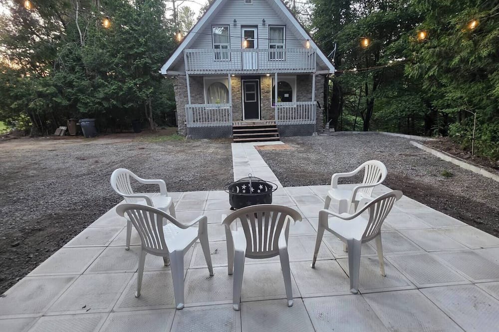 Rawdon Ski Chalet | Your Party House! Soundproof music room.Near parks & beach. Your perfect getaway