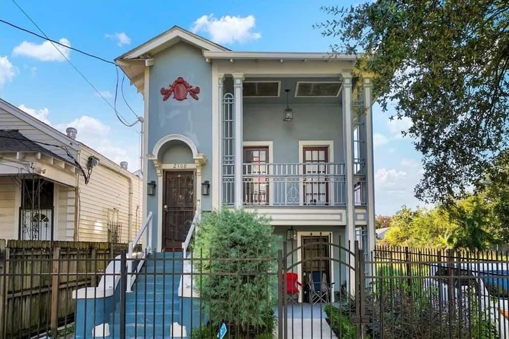 Milan Apartment | Spacious 4BR Retreat · Comfort & Style Unit 2