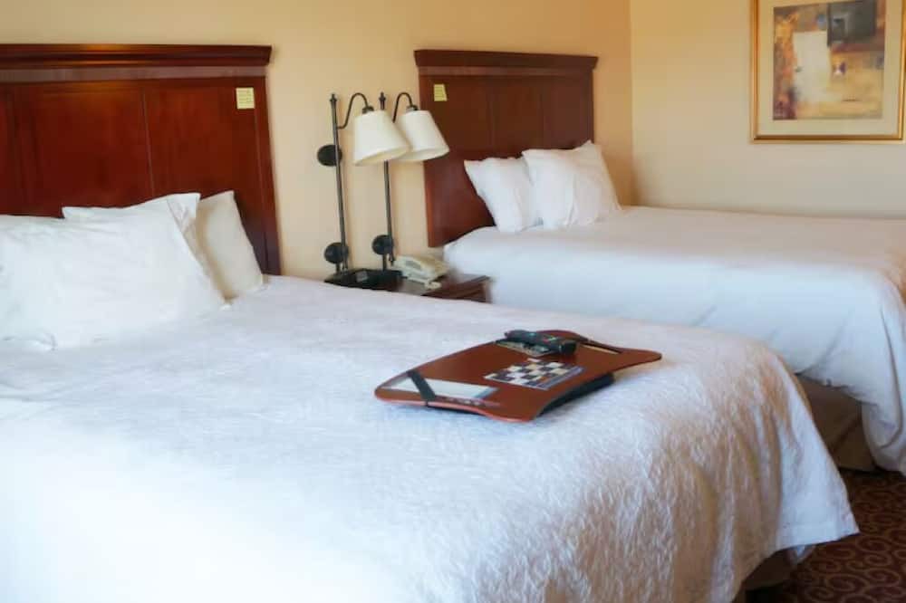Kingman Hotel | Ideal Road Trip Retreat: Near the Hoover Dam!