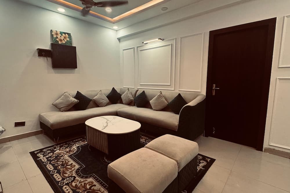 Ghaziabad Apartment | Palm Stays: 2BHK Fully furnished Apartment In Raj Nagar Extension Ghaziabad