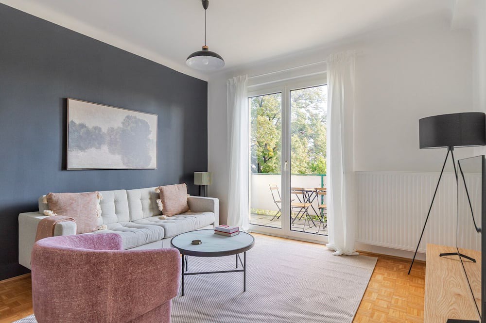 Dobling Apartment | Blueground | Döbling, view, nr Kahlenberg