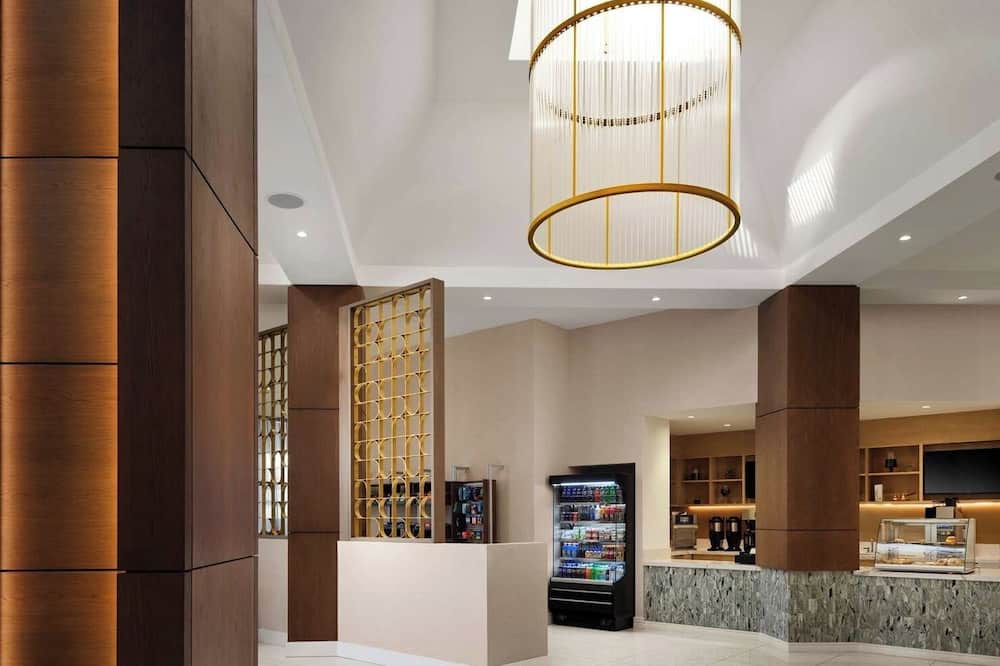 White Plains Hotel | Relaxing Pet Friendly King Room w/Easy Train Ride to New York City