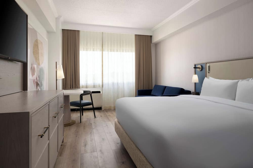 White Plains Hotel | Pet Friendly Executive King Room Near Rockefeller Estate