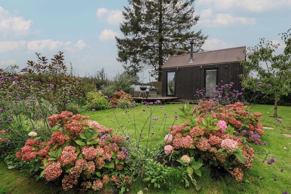 Zeals Cottage | THE BOTHY, pet friendly, with open fire in Mere
