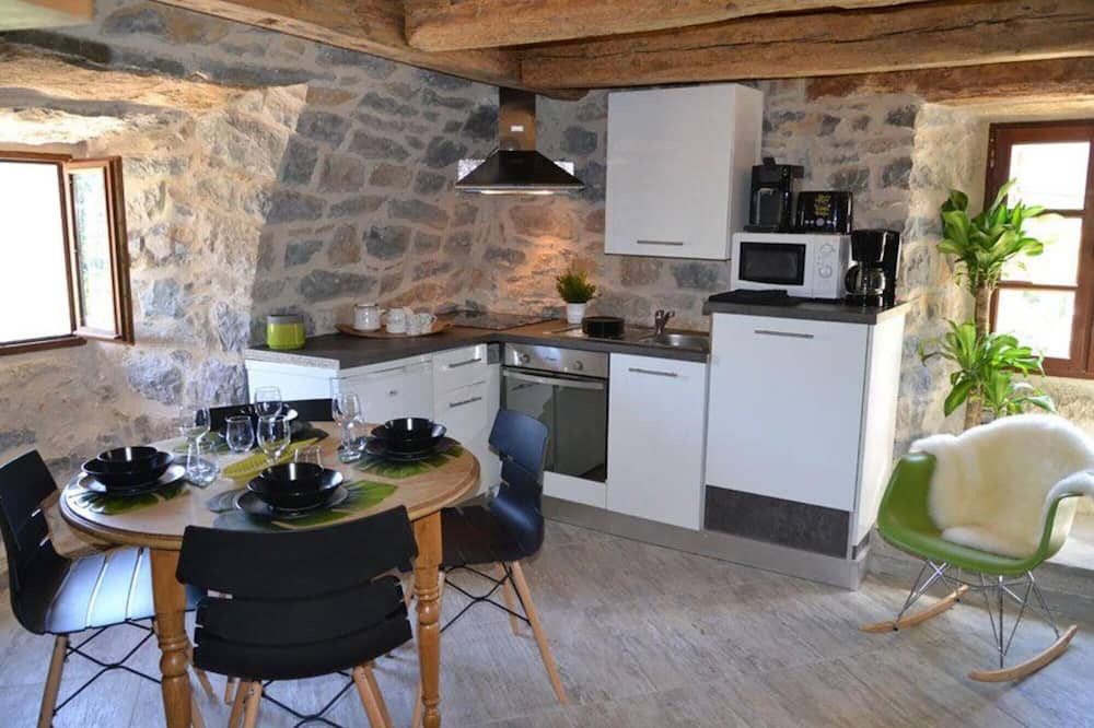 Mostuejouls Apartment | Studio 'Loft Cocoon' with Mountain View, Wi-Fi and Air Conditioning
