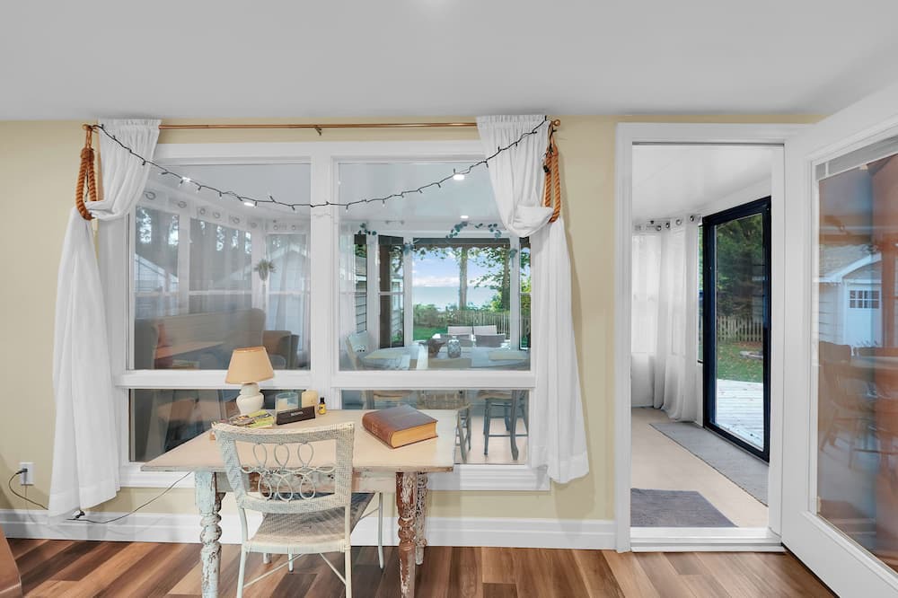 Central Huron Cottage | Cozy Waterfront Cottage!